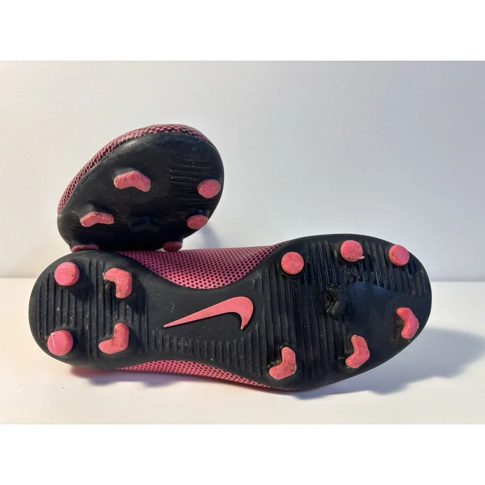Nike Youth Soccer Cleats Pink Black Molded Lace Up US Size 4Y 844442-600